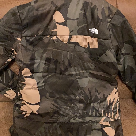 The North Face Women’s Fallback Hoodie Jacket - Picture 4 of 5